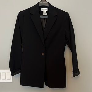 Newport News blazer, black size 8P. Single button front closure